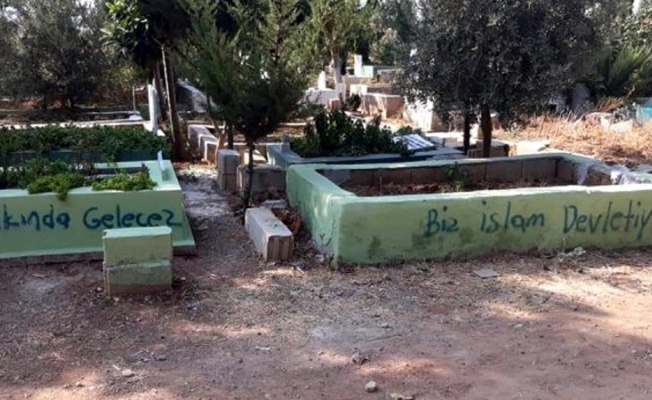 Reyhanlı'da mezarlıklara IŞİD saldırısı!