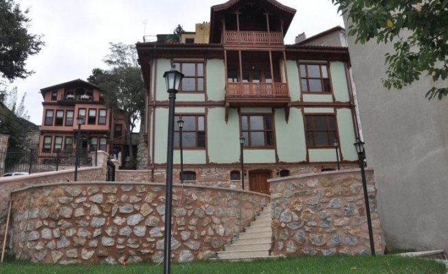 AKP’li eski başkan ‘müze’ diye yatak odası yaptırmış