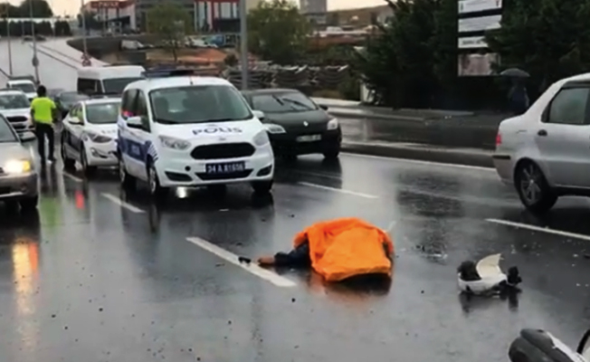 İşte kapitalizmin resmi: Ehliyetsiz trafiğe çıkarıldı, TIR'ın altında kaldı