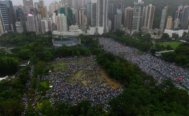 Hong Kong'ta protestolar devam ediyor