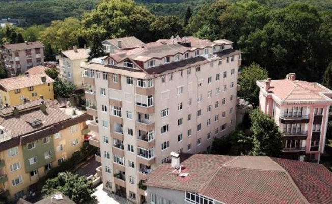 9 katlı binanın kolonları patladı!