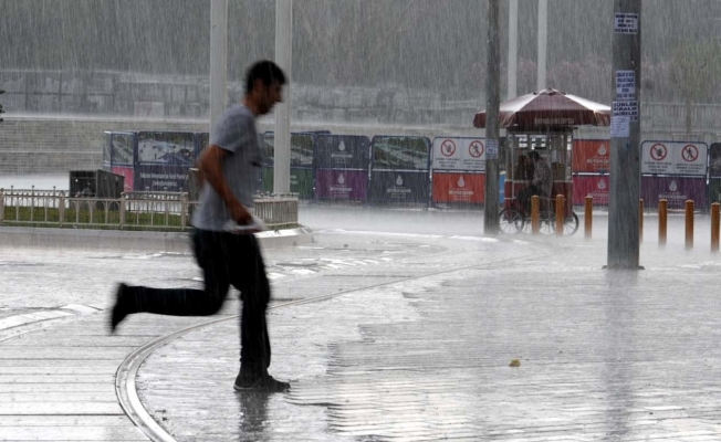 İstanbullular dikkat: Yine sağanak geliyor