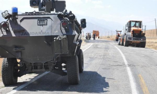 Hakkari’de patlama: İki işçi yaralandı