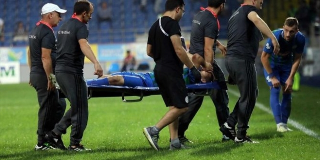 Önce takım otobüsünü kaçırdı, sonra bileğini kırdı!