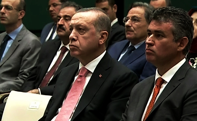 Saray'ı boykot eden hukukçuları hedef aldı