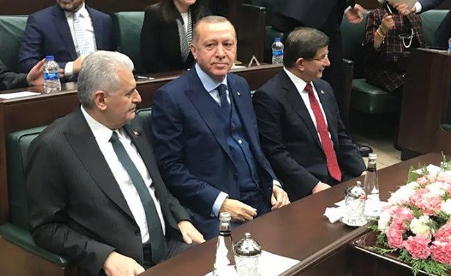 Yandaş yazar eski defterleri açtı: İşte Erdoğan-Davutoğlu ilişkisi