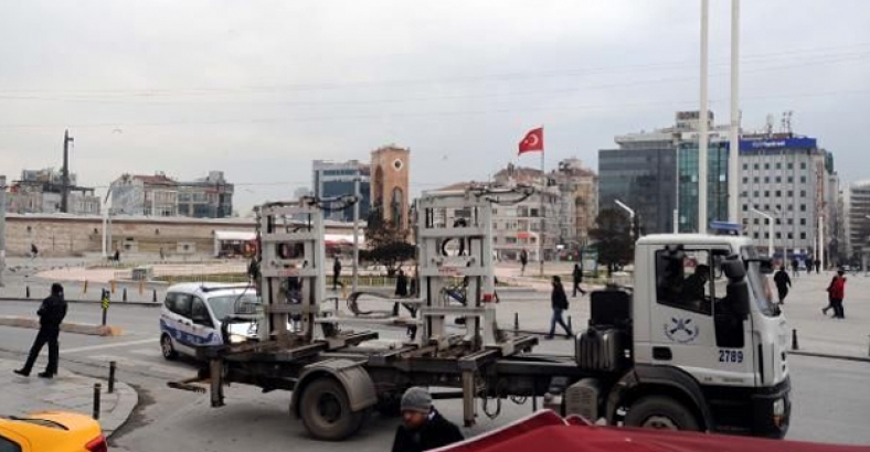 Taksim'e çıkan yollar kapatıldı