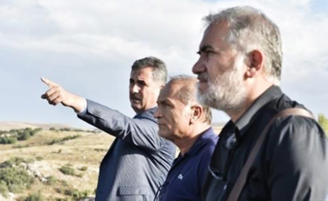 AKP'li belediyenin 'IŞİD'e övgüler dizen isimle çalıştığı ortaya çıktı