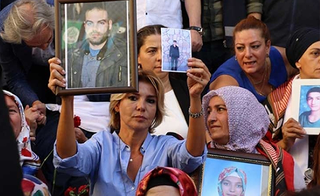 Gülben Ergen'e acılı sitem: Bir kere aradın mı?