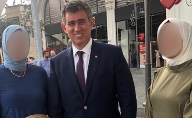 Metin Feyzioğlu daha fazla dayanamadı: Türbanlı eş isyanı
