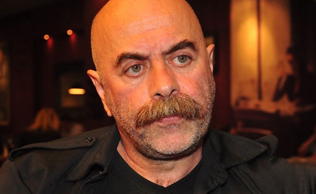 Sanatçı Ezel Akay'dan AKP'ye: 'Hiçler ordusu'