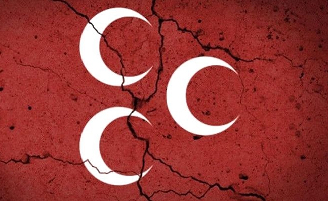 MHP'de yüzlerce istifa!