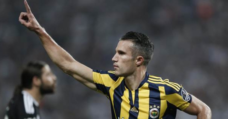 Van Persie Rusları şok etti!