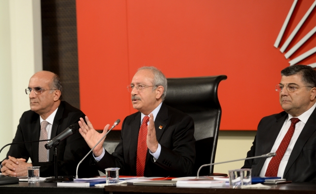 CHP sahaya iniyor