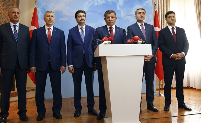 Davutoğlu ekibi Meclis grubu mu kuracak?