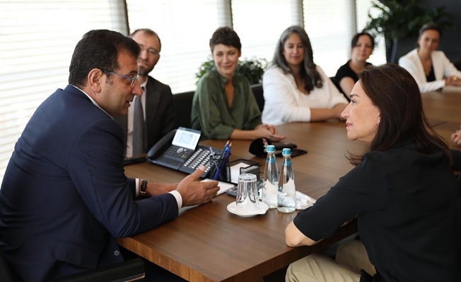 İmamoğlu, tiyatro ve sinema sanatçılarıyla buluştu