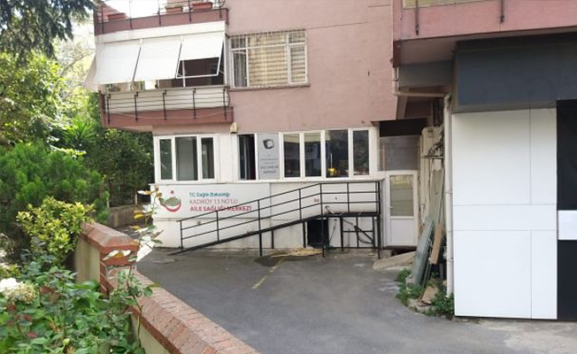 Kadıköy, hukuksuzca işlerine son verilen hekimlere sahip çıkıyor: Doktorumuzu istiyoruz!