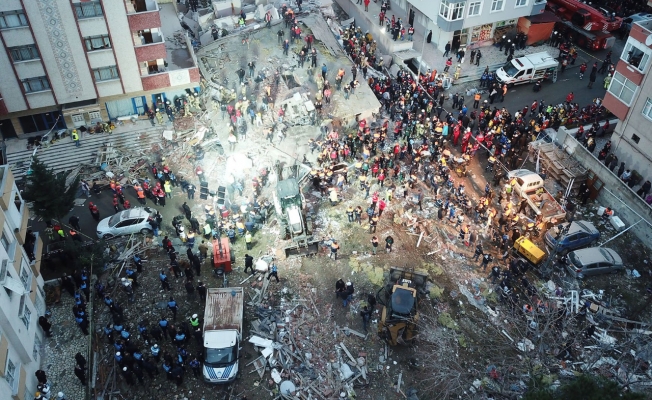 21 kişinin hayatını kaybettiği binanın davasında tahliye