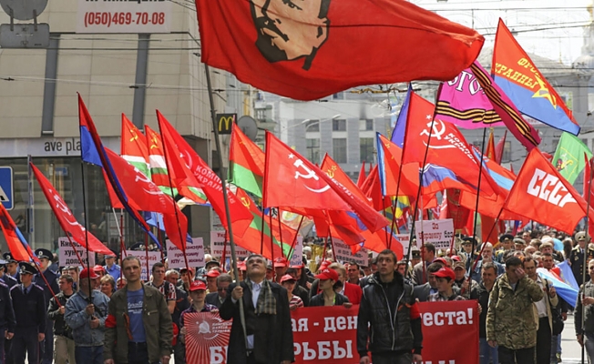 Ukrayna komünizmin izlerini siliyor