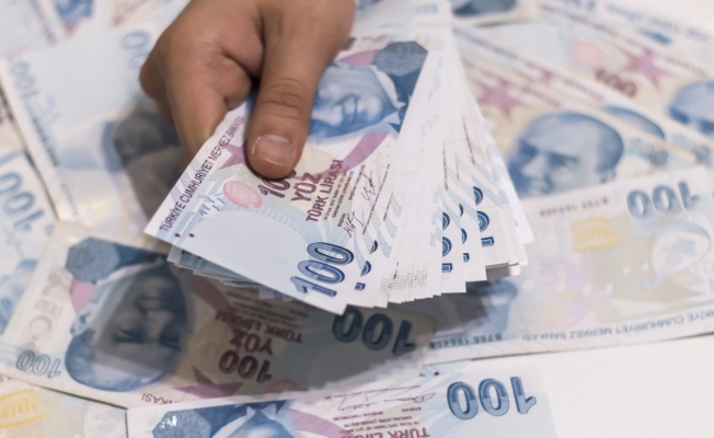 Kaşıkla verip kepçeyle alıyorlar