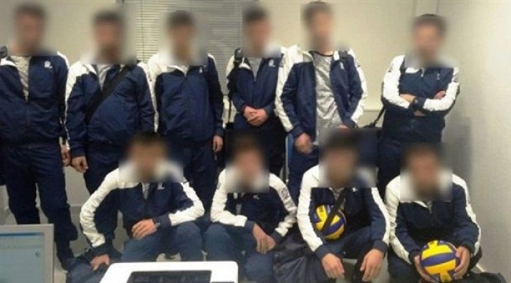 Mülteciler voleybol takımı gibi ülkeye girmeye çalıştı