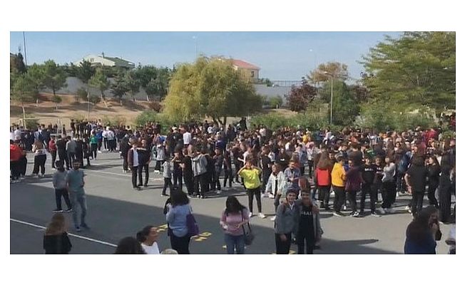 Deprem sonrası okullar boşaltıldı!