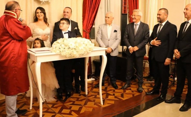 Deniz Baykal Yalova'da dünya evine girdi