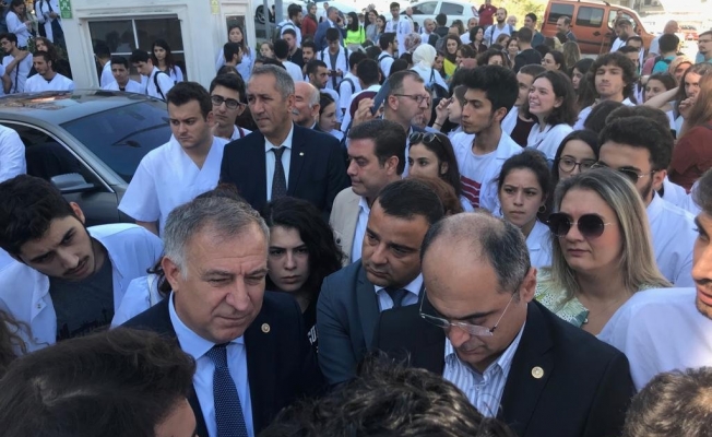 Çapa'da hasarlı bina direnişi!