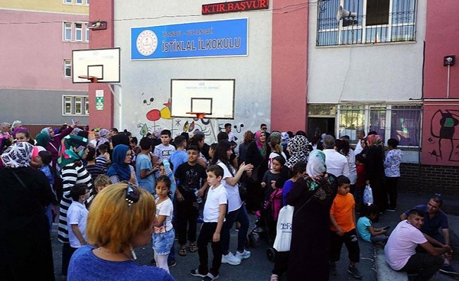 Veliler valiliği protesto etti!