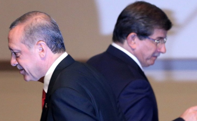 Yandaş Akit saf mı değiştiriyor?