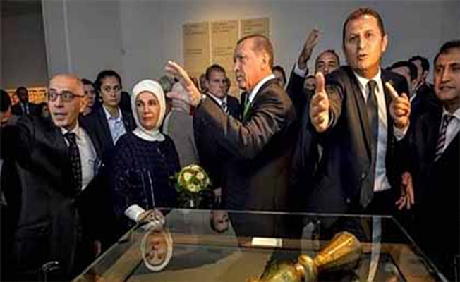 Emine Erdoğan’ın korumaları silahlarla kafeye girdi,tartışma çıktı