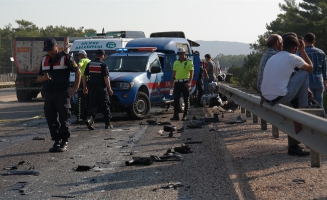 Akkuyu Nükleer santraline çalışmak için gelen mühendislerin olduğu minibüs kaza yaptı: 2 ölü