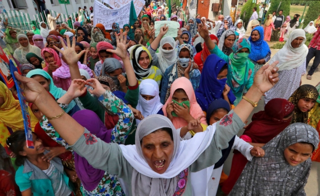 Pakistan'dan Hindistan'a 'ilan edilmemiş savaş' suçlaması