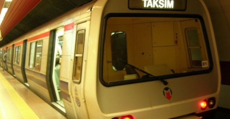 Şişli metrosunda intihar