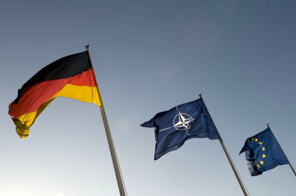 Almanya ve NATO, Suriye'deki 'güvenli bölge' önerisini görüştü