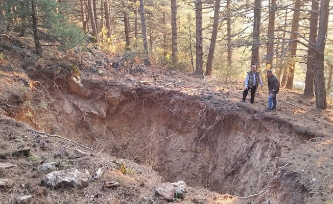 Bir obruk da Spil Dağı'nda
