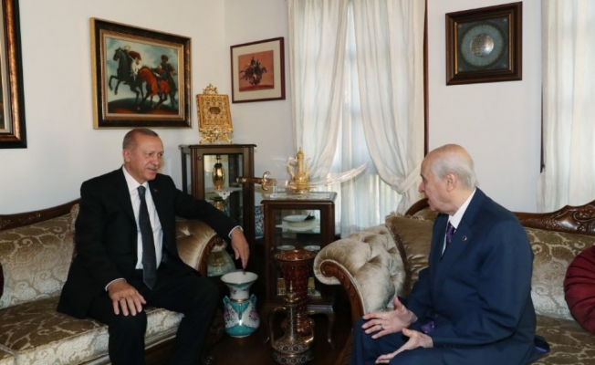 Erdoğan'dan Bahçeli'ye geçmiş olsun ziyareti
