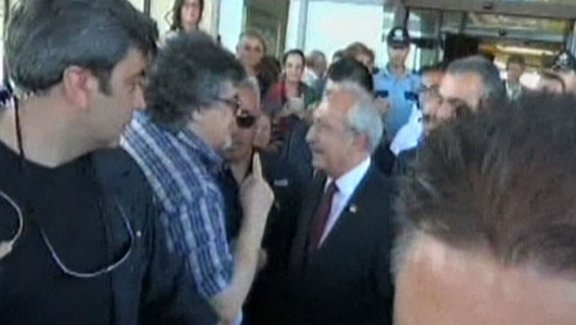 Kılıçdaroğlu, Antalya'da protesto edildi