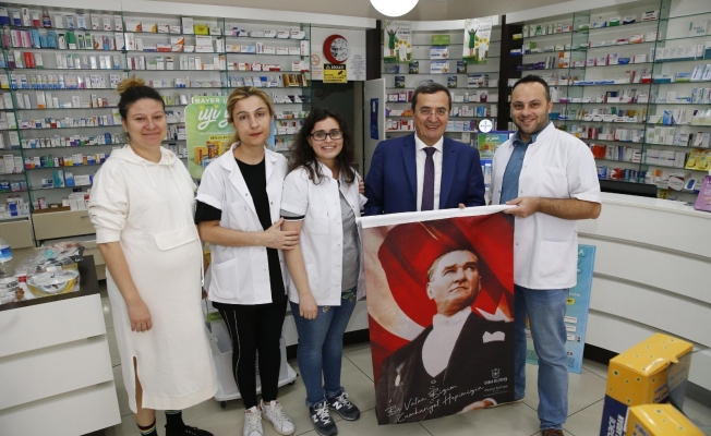 Başkan Batur’dan Esnafa anlamlı hediye