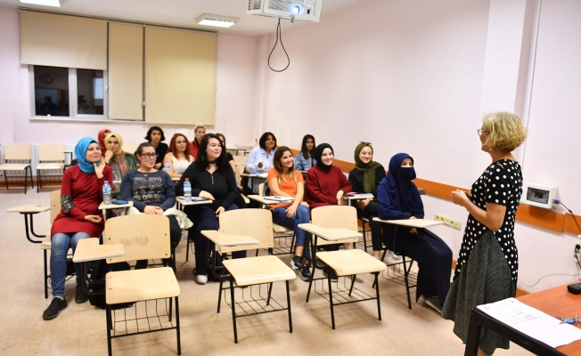 Anne Üniversitesi’nde eğitim başladı