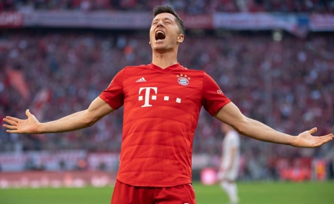 Lewandowski tarihe geçti