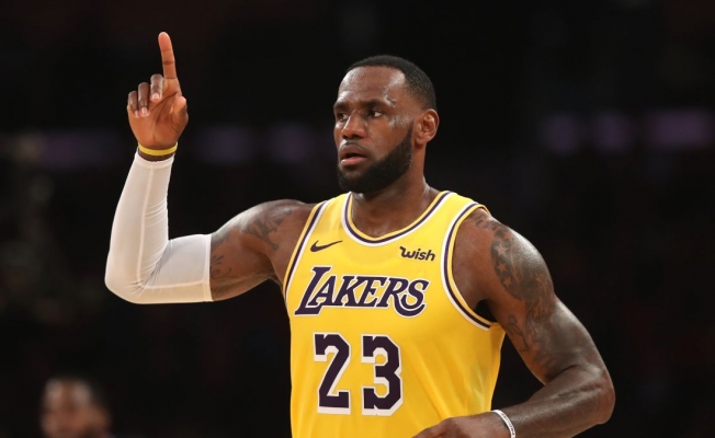Kaliforniya’daki yangın LeBron James’i de evinden etti
