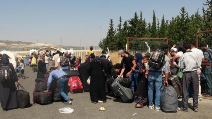 Son 24 saatte binin üzerinde Suriyeli ülkesine döndü