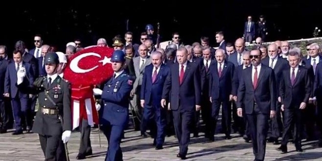 Cumhurbaşkanı Erdoğan Anıtkabir'de