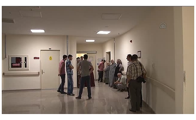 Aynı restorandan yemek yiyen 27 kişi zehirlendi