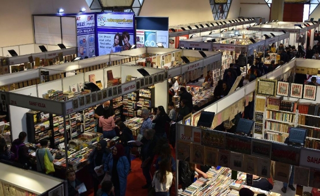 Yayıncılık kültürü Kitap Fuarı'nda masaya yatırılıyor