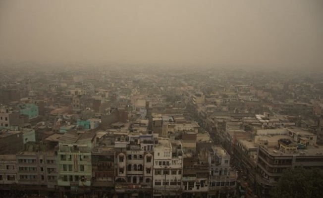 Yeni Delhi'de hava kirliliği alarmı