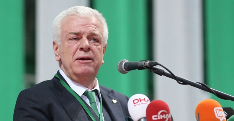 Bursaspor başkanı Ali Ay: Biz top oynuyoruz savaşa gitmiyoruz
