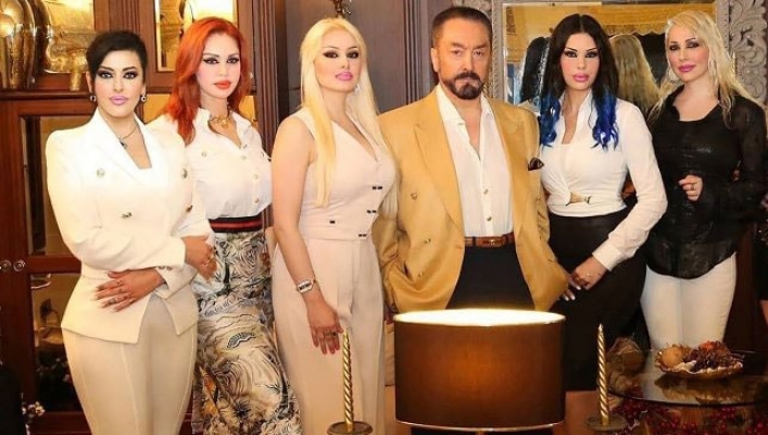 Hakim sinirlendi: Bi siz akıllısınız