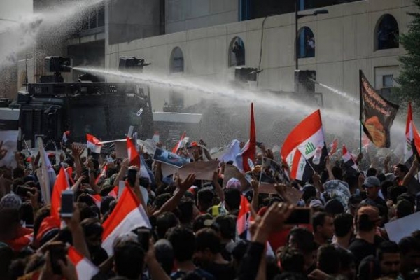 Bağdat'taki protesto yürüyüşüne ateş açıldı
